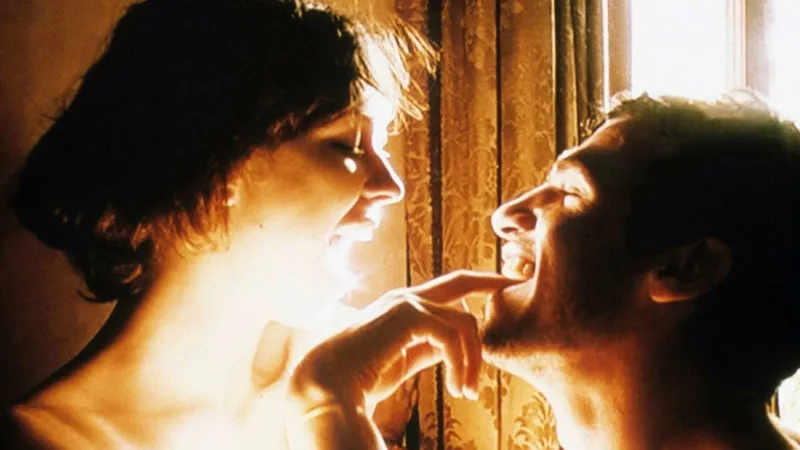 9 SONGS - DVD review